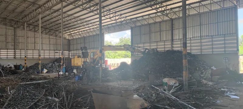 Khu lưu trữ phế liệu kim loại