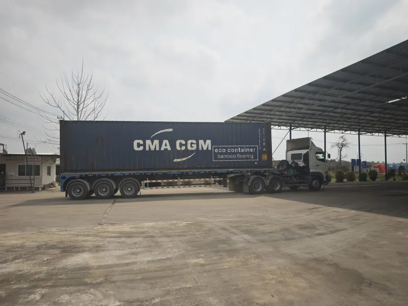 Xe tải trên trạm cân